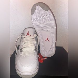 Size 6 - Jordan 4 Retro Oreo 2021